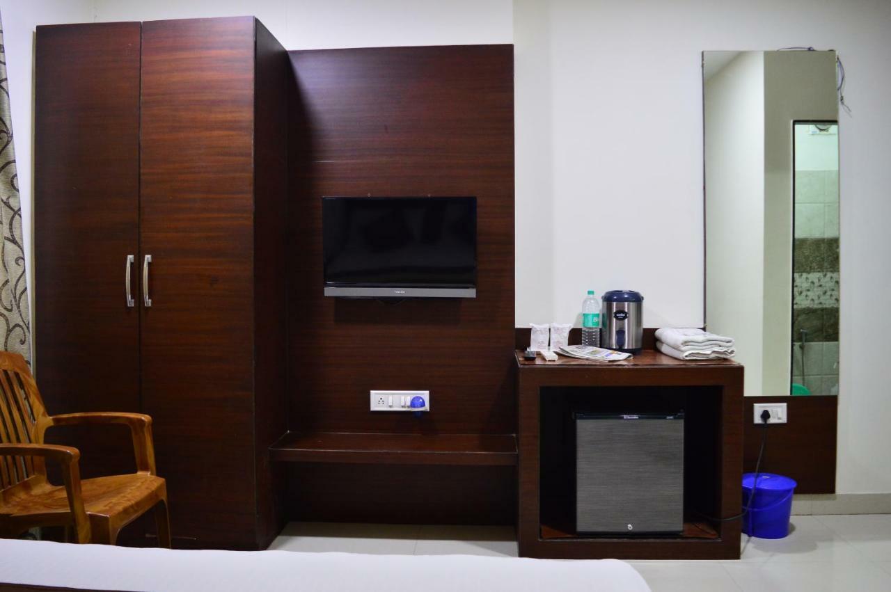 Hotel Maheshwari Avenue Ujjain Extérieur photo