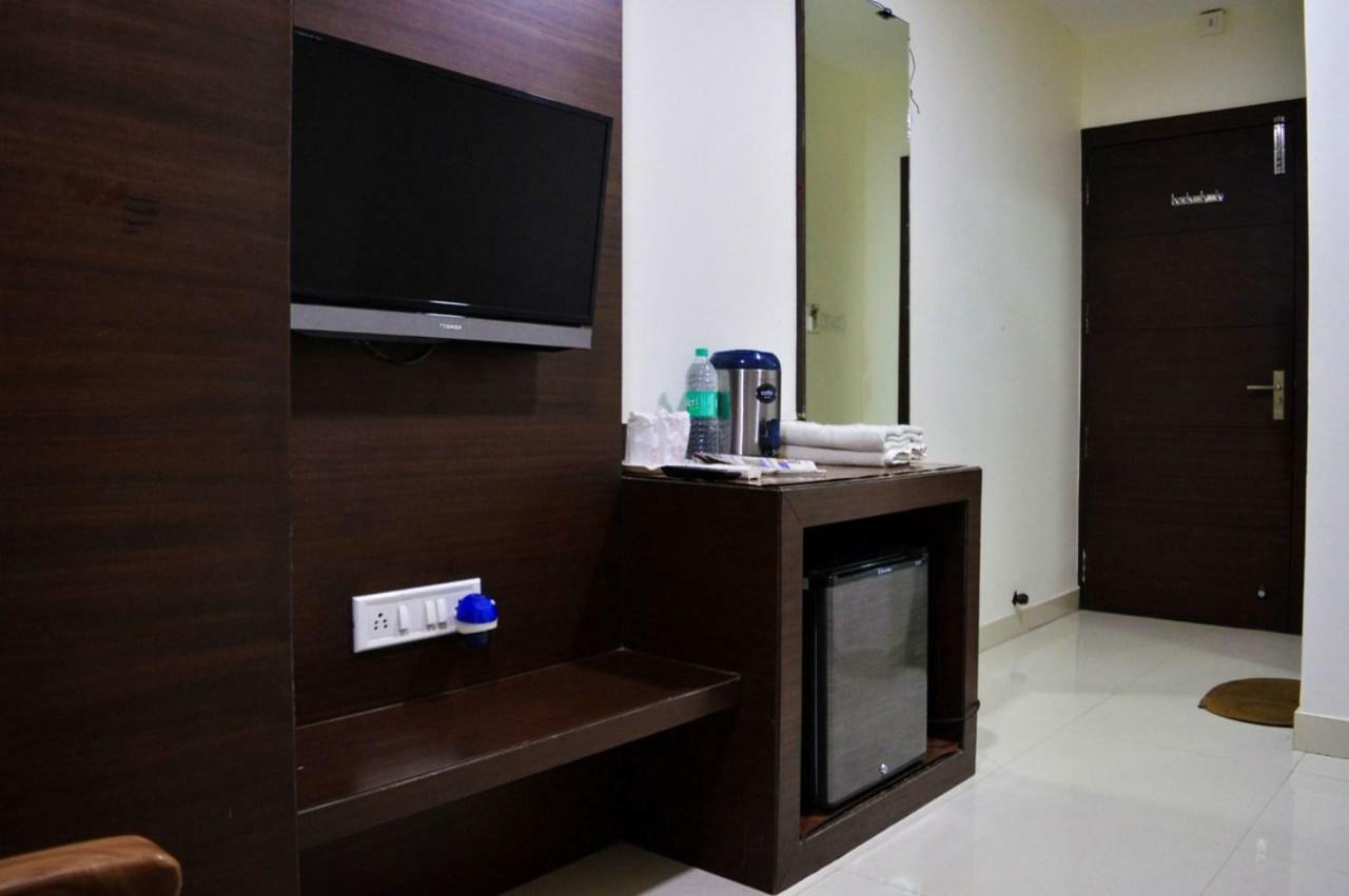 Hotel Maheshwari Avenue Ujjain Extérieur photo
