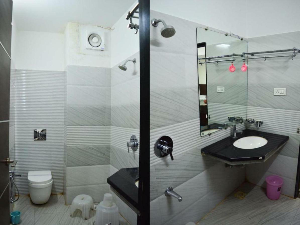Hotel Maheshwari Avenue Ujjain Extérieur photo